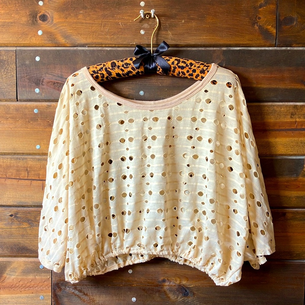 .:On Trend:. Adorable Eyelet Top